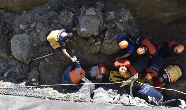 Tünel altyapı çalışmasında göçük; mahsur kalan 2 işçi kurtarıldı
