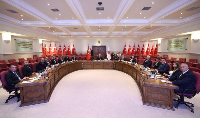 Bakan Güler, Türkiye Harp Malulü Gaziler, Şehit Dul ve Yetimleri Derneği Genel Başkanı Işık'ı kabul etti