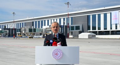 Bakan Uraloğlu: İstanbul Havalimanı, Avrupa'da en yüksek yolcu ve uçuş sayısına ulaştı