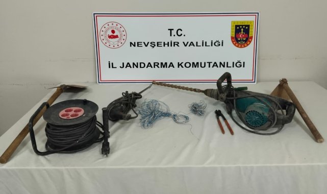 El yapımı patlayıcıyla kazı yapan 5 kişi yakalandı