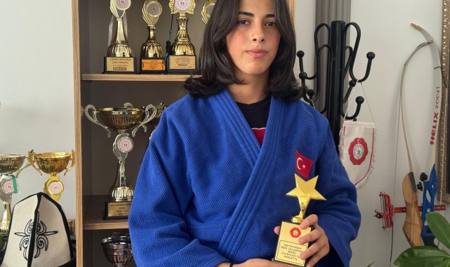 Fenerbahçe taraftarı sporcuların Kadıköy hayali madalya getirdi