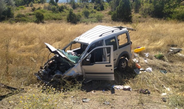 Konya'da hafif ticari araç takla attı: 2 ölü, 3 yaralı