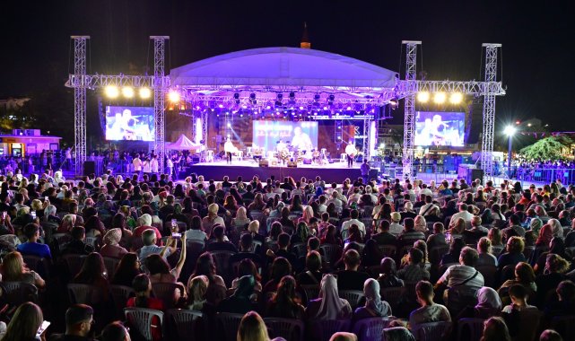 Neşet Ertaş Kültür ve Müzik Festivali, 'deprem' nedeniyle yarıda kesildi