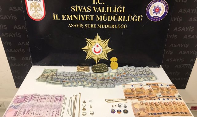 Sivas'ta, 10 milyon lira dolandıran şüphelilere operasyon: 2 tutuklama