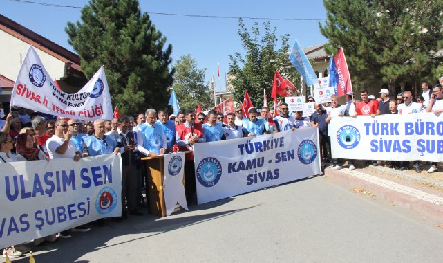 Sivas'ta memurlar iş bıraktı