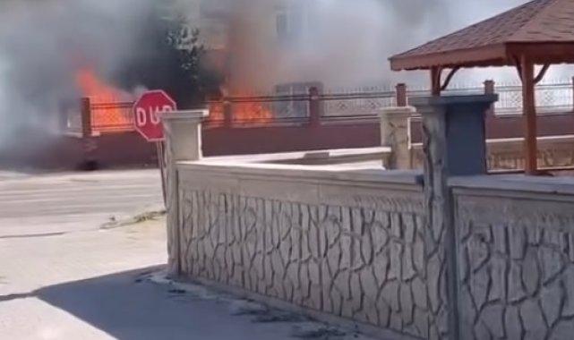 Trafo patlamasının ardından otlukta yangın çıktı