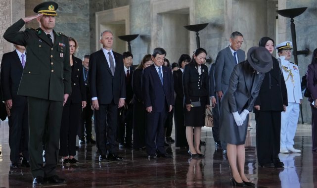 Japonya Prensesi Akiko Mikasa, Anıtkabir'i ziyaret etti