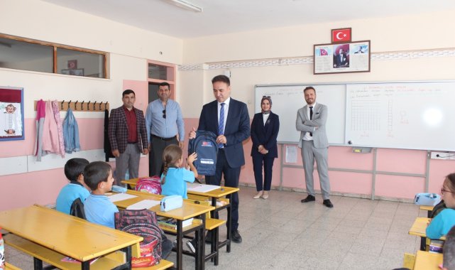 Sivas'ta TKDK'dan öğrencilere kırtasiye desteği