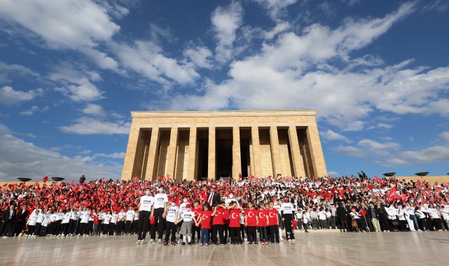 Anıtkabir'e LÖSEV'den 100 bin kişilik ziyaret