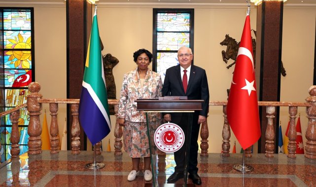 Bakan Güler, Güney Afrikalı mevkidaşı ile görüştü