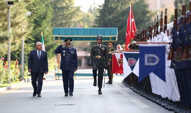 Bakan Güler, İranlı mevkidaşı Nasirzade ile bir araya geldi