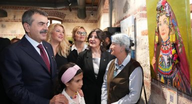 Bakan Tekin, 'Evliya Çelebi'nin İzinde' sergisini ve '3'üncü Rami Bilim Şenliği'ni ziyaret etti