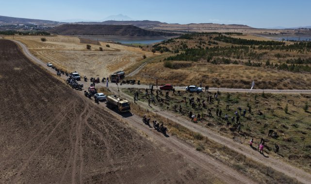 Büyükşehir Belediyesi, Sarımsaklı'da bin 500 fidanı toprakla buluşturdu