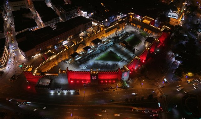 Büyükşehir Belediyesi'nden, Kayseri Kalesi'ne LED aydınlatma