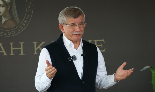 Davutoğlu: Bana ihtiyaç olmadığına inanmasam siyaseti bırakırdım