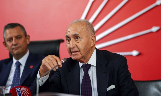 Hikmet Çetin, hastaneye kaldırıldı