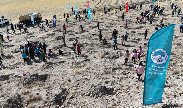 Kayseri'de 3 bin fidan toprakla buluştu