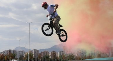 Kayseri'de BMX parkuru ve bisiklet eğitim alanı açıldı