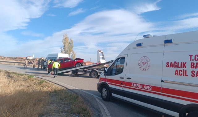 Kırıkkale'de 3 aracın karıştığı kazada 4 kişi yaralandı