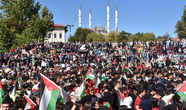 Sivas'ta 5 bin öğrenci Filistin için yürüdü