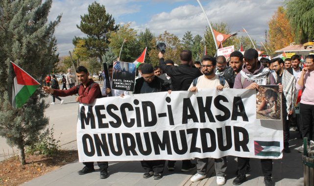 Sivas'ta üniversite öğrencilerinden Gazze yürüyüşü