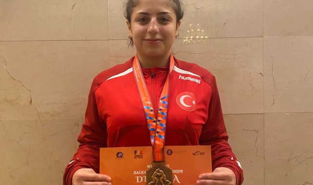 Sivaslı güreşçiler Balkan Şampiyonası'ndan madalya ile döndü