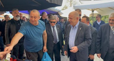 Ümit Özdağ, Nevşehir'de esnafı ziyaret etti