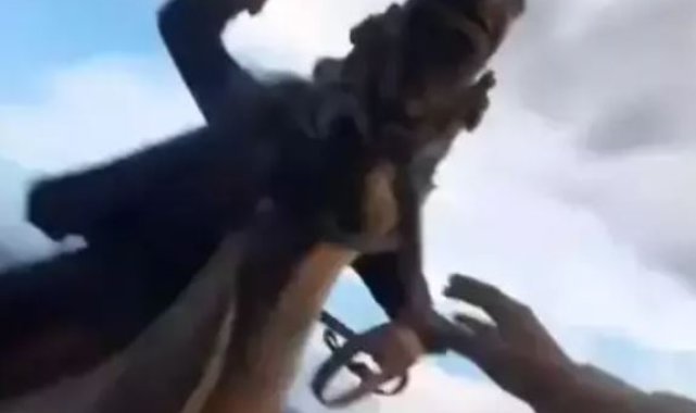 Yılkı atlarının fotoğrafını çeken turist aileden para talep eden zorbalar için savcıya ek iddianame izni verildi