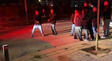 2 aracın çarpıştığı kazada tanıdık çıkan taraflar arasında gerginlik yaşandı