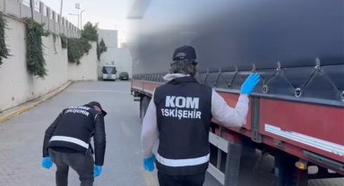 7 milyon 500 bin liralık kaçak tütün ile boş makaron TIR'da ele geçirildi