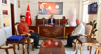 Atlas Lale Bahçesi Sahipleri Kaymakam Zıvlak'a Ziyarette Bulundu