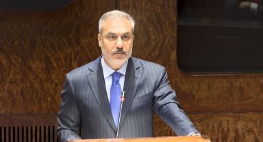 Bakan Fidan, Fin Parlamentosu Başkanı Jussi Halla-aho ile bir araya geldi