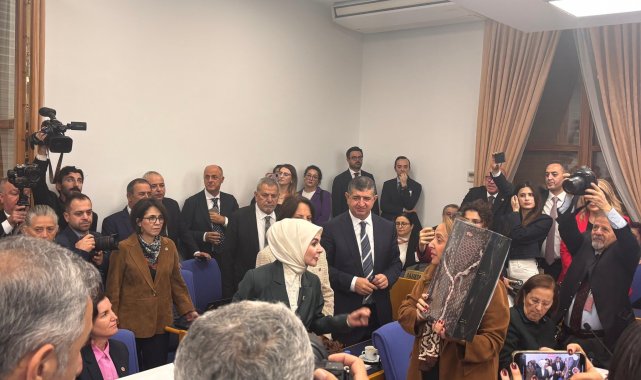 Bakan Göktaş: Sosyal medyada yaş sınırı düzenlemesi üzerinde çalışıyoruz