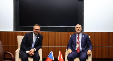 Bakan Işıkhan, Finlandiyalı mevkidaşı Laasonen ile görüştü