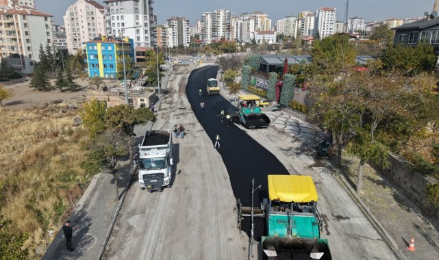 Büyükşehir Belediyesi'nden Atatürk Bulvarı'na 5,9 milyon TL'lik asfalt yenileme çalışması