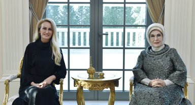 Emine Erdoğan, KKTC Cumhurbaşkanı'nın eşi ile bir araya geldi