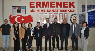 Ermenek Belediye Başkanı Bozcu, Öğretmenler Günü'nde Okulları Ziyaret Etti