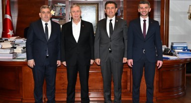 Ermenek Belediyesi Heyeti Ankara'da Mansur Yavaş'ı Ziyaret Etti