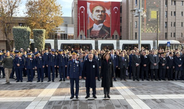 Eskişehir, Ata'sını törenle andı