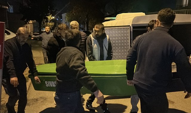 Garajda otomobilin içinde ölü bulundu