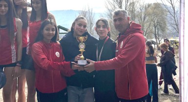 Karaman Atletizm Takımı Isparta’da U16 Kızlarda Gümüş Madalya Kazandı
