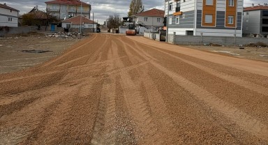 Karaman Belediyesi Yenişehir Mahallesi'nde Yol Açma Çalışmalarına Devam Ediyor