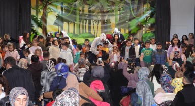 Karaman Belediyesi'nden Çocuklara Ücretsiz Tiyatro, Minikler Tam Not Aldı