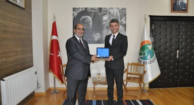 Karaman İl Müftüsü ve Heyeti Ermenek Belediye Başkanını Makamında Ziyaret Etti