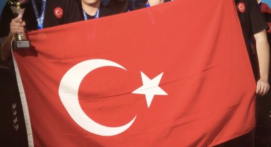 Karamanlı Dart Sporcuları Milli Takım ile Dünya İkincisi Oldu