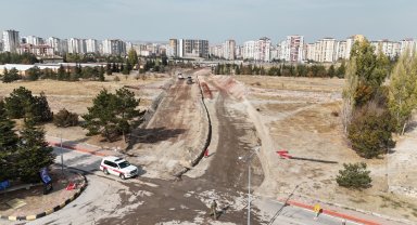 Kartal Kavşağı'na alternatif yol yapım çalışmaları sürüyor