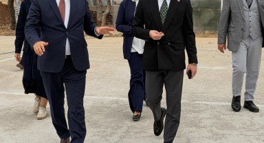 Kaymakam Zıvlak'tan Tarım Öğrencilerine Uygulama Serası Ziyareti