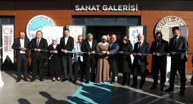 Kayseri'de 'Bi' Dünya Sanat' sergisi açıldı
