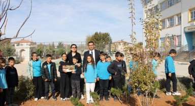 Kazımkarabekir'de Lale Dikimiyle Doğa Sevgisi Aşılandı