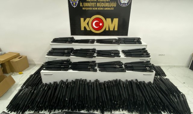 Konya'da yüzlerce tüfek ve tabanca ile silah parçaları ele geçirildi